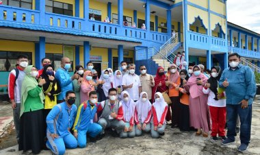 Gubri Bernostalgia di SMAN 1 Bengkalis, "Nyemplung" ke Laut Saat Jam Kosong