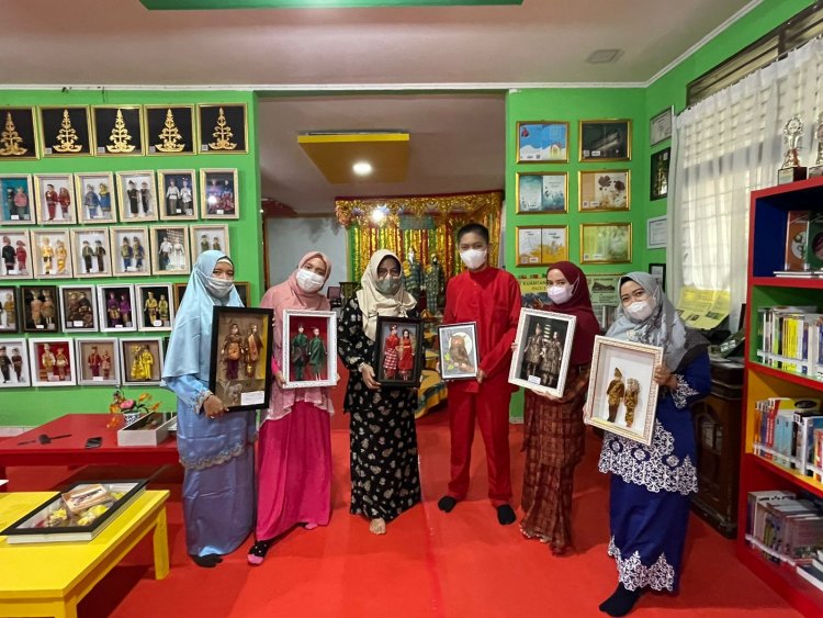 Lewat Mulok Budaya Melayu Riau, Siswa SMAN 7 Pekanbaru Perkenalkan Pakaian Adat Nusantara