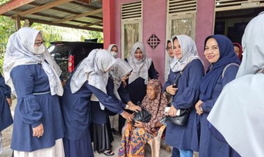 IKKD DPRD Kampar Berbagi Sembako untuk Janda