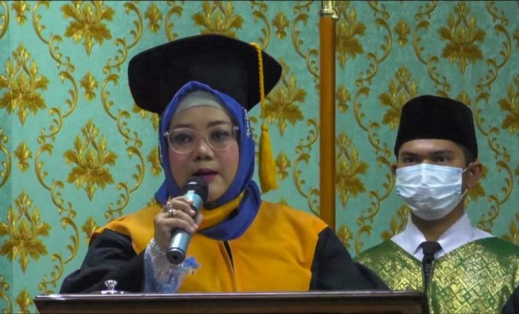 Okfalisa Putri Melayu Pertama Jadi Profesor IT di Riau