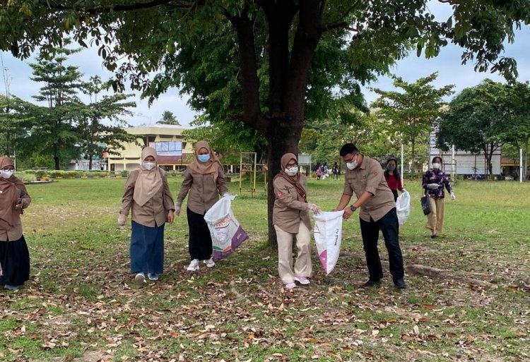 LPPM Unilak Gelar Gotong Royong Hari Peduli Sampah Nasional