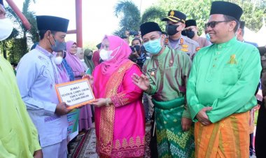 Desa Pangkalan Batang Barat  Juara I Festival Lampu Colok Tahun 2022, Bupati Minta Warisan Leluhur Dilestarikan