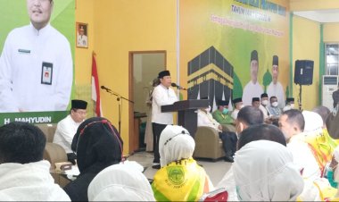 Bupati Rohul Lepas Calon Jemaah Haji Riau Kloter 9  Menuju Tanah Suci