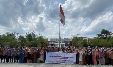 Rektor Universitas Abdurrab Lepas 438 Mahasiswa KKN Cerdas 2022