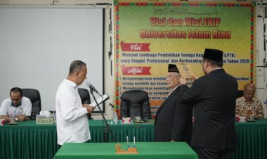Rektor UIR Syafrinaldi Lantik Zakir Has Sebagai Wakil Dekan I FKIP UIR
