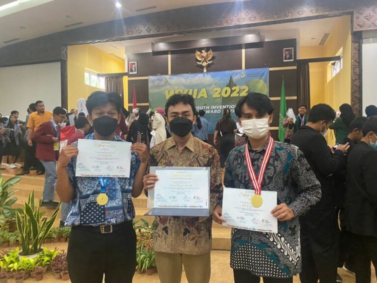Tiga Mahasiswi UIR Berhasil Bawa Pulang Gold Medal WYIIA 2022
