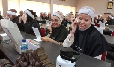Unilak dan Wardah Latih Pegawai Tampil Cantik Menuju Pelayanan Prima Tenaga Kependidikan
