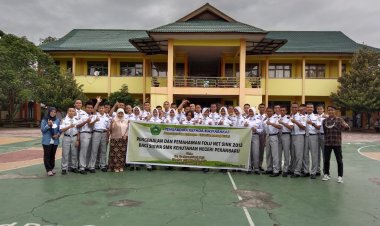 Dosen Magister Ilmu Lingkungan Unilak Sosialisasi Program Folu Net Sink 2030 di SMKN Kehutanan