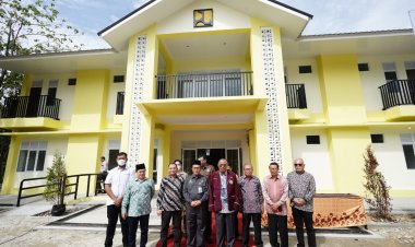 Bisa Dihuni 48 Mahasiswa, Rektor Dr Junaidi Resmikan Rusun Unilak