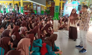 Motivasi Siswa untuk Kuliah, Rektor Unilak Hadir di SMA 7 Pekanbaru