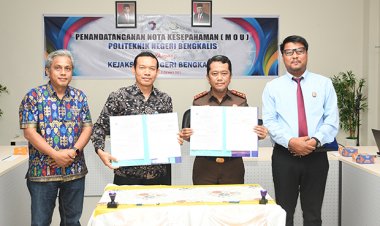 Direktur Polbeng Tandatangani Nota Kesepahaman dengan Kepala Kejari Bengkalis