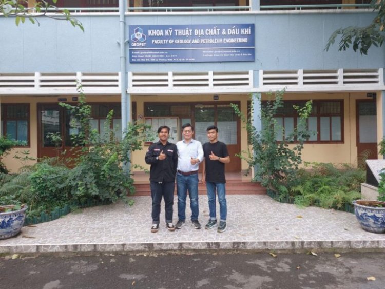 Empat Mahasiswa Teknik Perminyakan UIR Ikuti Student Exchange ke Thailand dan Vietnam