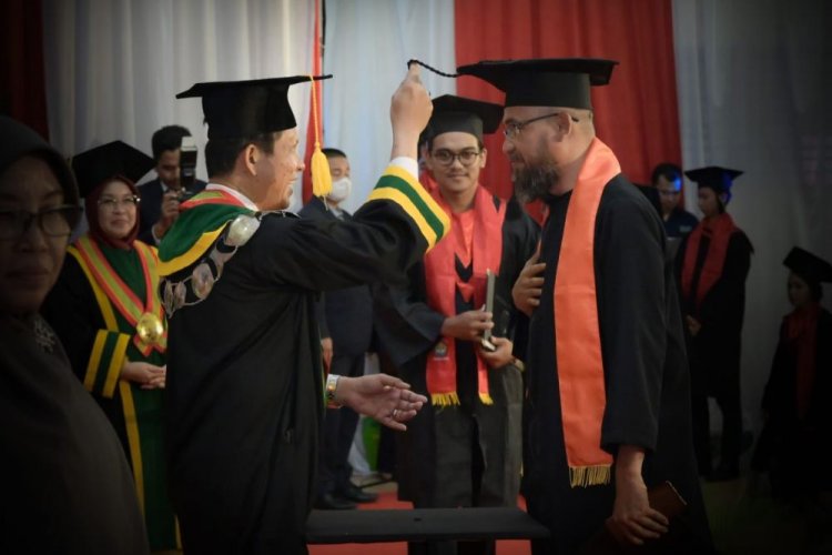 Universitas Riau Wisuda Perdana 13 Wisudawan Program Profesi Insinyur
