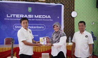 Edukasi Siswa Tentang Media Sosial, Diskominfotik Riau Gelar Literasi Media ke SMAN 4 Pekanbaru