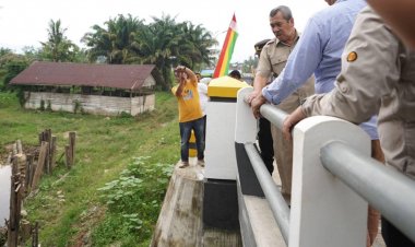 Gubri  Resmikan Dua Jembatan di Rokan IV Koto, Berharap Dapat Meningkatkan Ekonomi Masyarakat 