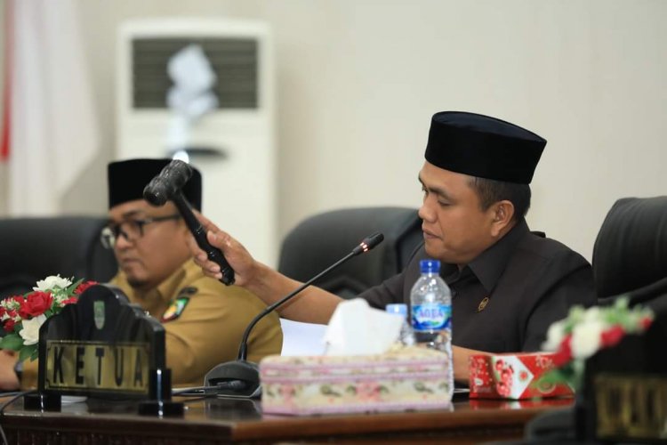 DPRD Rohul Rapat Paripurna Penyampaian Pandum Fraksi Terhadap Revisi Perda dan Ranperda