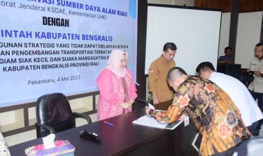 Bupati Bengkalis dan Kepala BPKSA Tandatangani Perjanjian Kerjasama Pengembangan Transportasi Terbatas