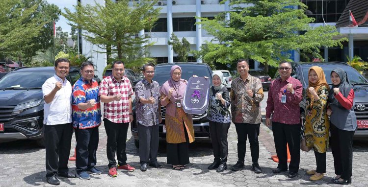 Universitas Riau Terima Bantuan Mobil Operasional dari BTN Syariah