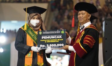 Sandang Predikat Cumlaude, Irena Maharani Lulus Sarjana dengan IPK 3,96