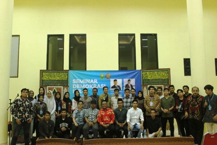 Hadirkan Ketua Bawaslu Riau, Ikatan Pelajar Riau Yogyakarta Gelar Seminar Demokrasi