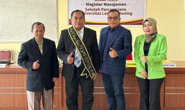 Direktur Rumah Sakit UNRI Surya Hajar Fitria Dana Raih Gelar Magister Manajemen Pascasarjana Unilak