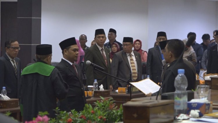 Iskandar Juari Dilantik Sebagai PAW Anggota DPRD Inhil