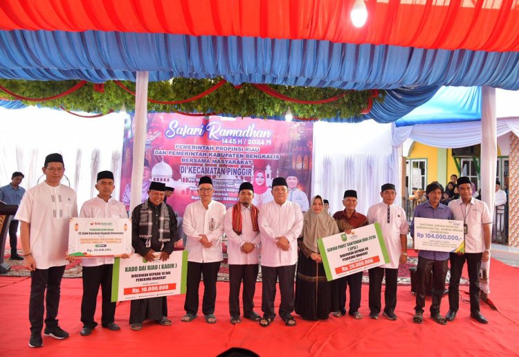 Pj Gubri dan Bupati Kasmarni Safari Ramadhan di Kecamatan Pinggir