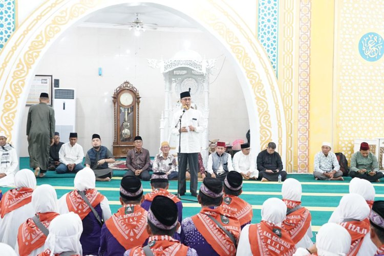 Dilepas Menuju Embarkasi Haji Batam, 167 JCH Kloter 12 Bengkalis Diminta Jaga Kesehatan dan Kekompakan