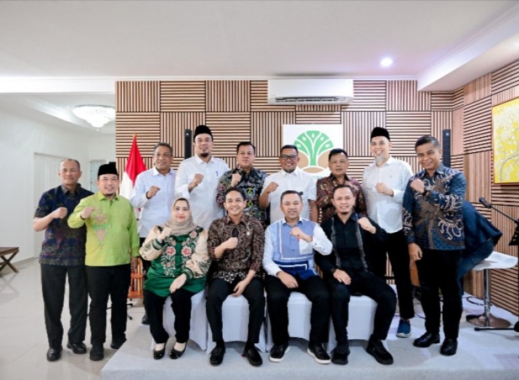 Bupati Kasmarni Sampaikan Berbagai Usulan Perizinan Kawasan Hutan ke Menteri Kehutanan