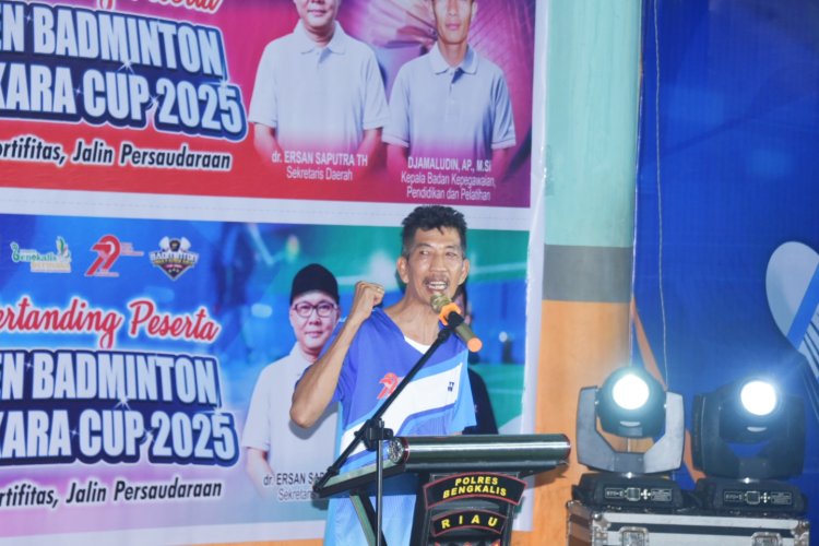 Bupati Bengkalis Ingatkan Peserta Turnamen Badminton Bhayangkara Cup 2025 Junjung Sportifitas