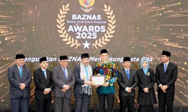 Wali Kota Dumai Paisal Berkomitmen Kuat Dalam Pengelolaan Zakat, Raih Penghargaan BAZNAS Awards 2025