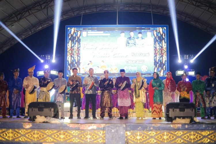 Pererat Silaturahmi, Sekda Kota Dumai Buka Pentas Seni dan Budaya Multi Etnis Kota Dumai 2025 di Taman Bukit Gelanggang