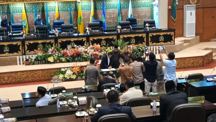 Nota Kesepakatan KUA PPAS Perubahan Ditandatangani, Pemprov Riau Fokus Lunasi Utang