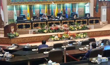DPRD Riau Umumkan Reses Masa Sidang I