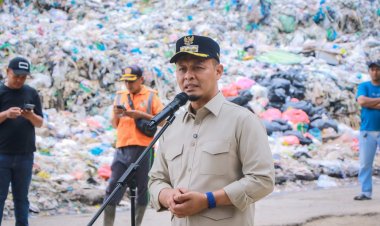 Boyong Camat dan Lurah Cek TPA Muara Fajar, Wako Pekanbaru Kampanyekan Kurangi Sampah Plastik