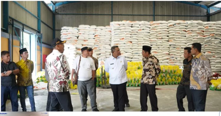 Bupati Rohul Pastikan Stok Beras Aman Selama Ramadhan Langsung Cek ke Gudang Bulog