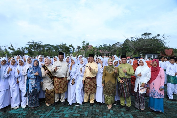 Bupati Rohul Anton Pimpin  Upacara Hardiknas, Ajak Satukan Langkah Wujudkan Pendidikan Bermutu