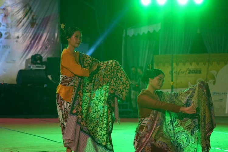 Tari Sinjang Gumiwang Semarakkan Penutupan Dumai Festival Idaman 2025
