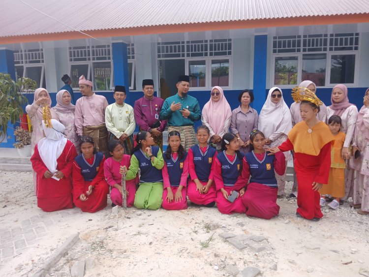 SMPN 44 Pekanbaru Diminta Rawat dan Jaga Pohon yang Ditanam