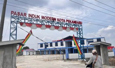Pedagang Masih Berjualan di Sekitar Terminal AKAP Bandar Raya Payung Sekaki, Disperindag Tunggu Kesiapan Fisik Pasar Induk Pekanbaru