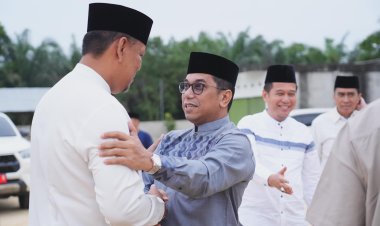 Sekda Kuansing Bukber di Ponpes Miftahul Khairiyah, Serukan Pesantren Berdayakan Ekonomi Lokal Lewat MBG
