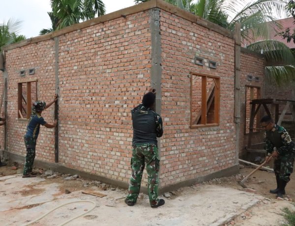 Satgas TMMD Kodim 0301/Pekanbaru Percepat Pembangunan Rumah Masa Depan Sarianis