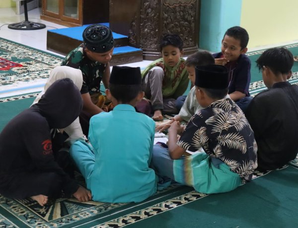 Sentuhan TNI untuk Generasi Qurani, Satgas TMMD ke-127 Kodim 0301/Pekanbaru Mengajar Ngaji