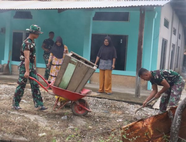 Kemanunggalan TNI dan Rakyat di Bulan Ramadhan, Satgas TMMD ke-127 Kodim 0301/Pekanbaru Bersihkan Halaman Masjid Nurul Ikhlas