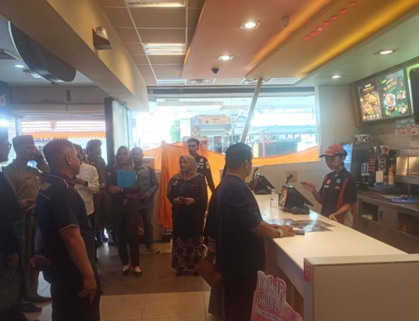 Awasi Rumah Makan dan Restoran yang Buka Siang Hari di Bulan Ramadan, Satpol PP Pekanbaru Sidak ke Pusat Perbelanjaan