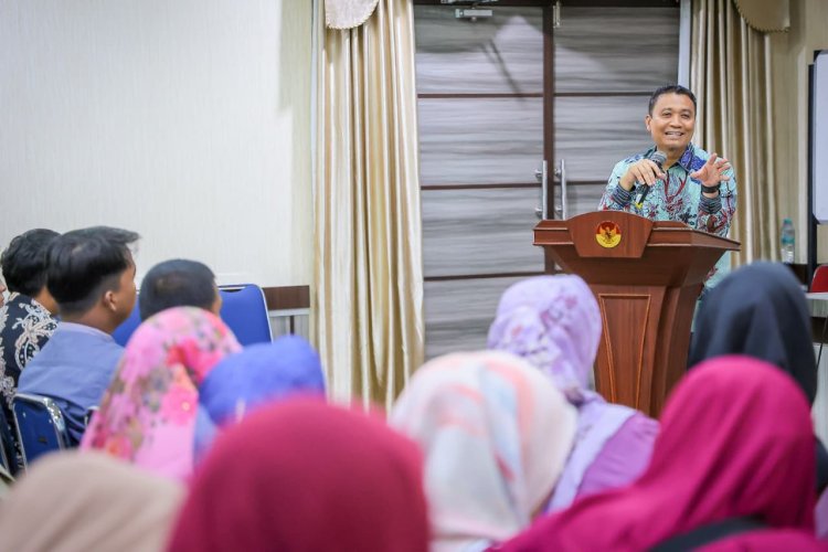 Ajak Kawula Muda Manfaatkan Media Sosial untuk Berwirausaha, Wawako Pekanbaru Buka Pelatihan Digital Marketing