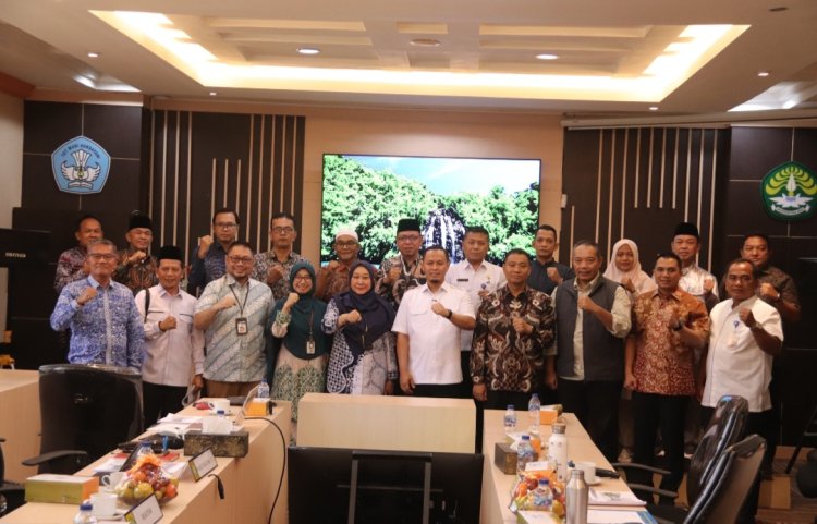 Atasi Banjir di Kecamatan Binawidya dan Tuah Madani, Pemko Pekanbaru dan Unri Sepakati 10 Danau Jadi Embung