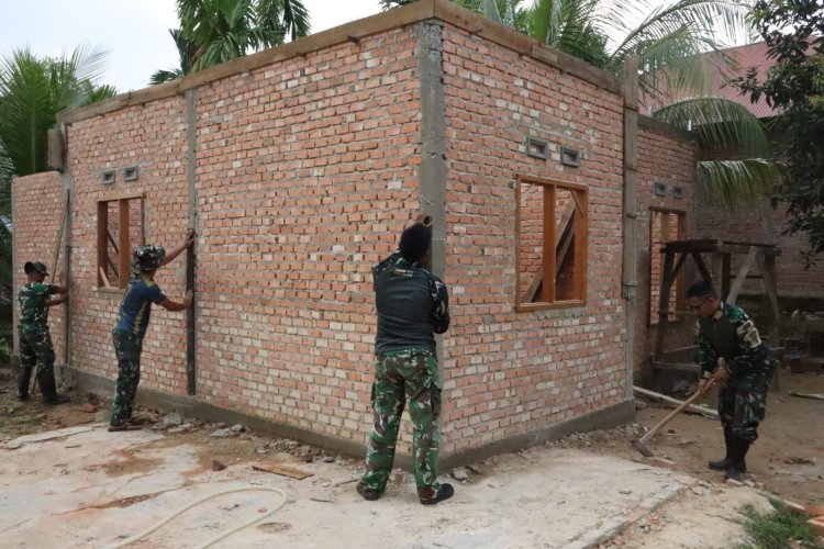 Satgas TMMD Kodim 0301/Pekanbaru Percepat Pembangunan Rumah Masa Depan Sarianis