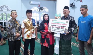 Safari Ramadan Wabup Kampar di Desa Sungai Liti, Serahkan  Total Bantuan 540 Juta 