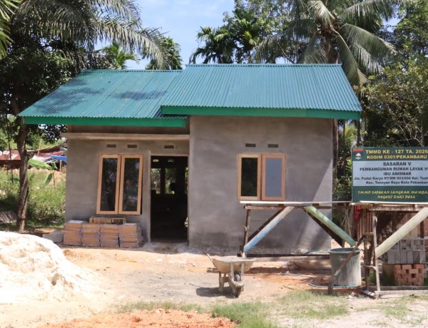 Atap Hijau Bawa Harapan Baru bagi Anismar Lewat Program TMMD ke-127 Kodim 0301/Pekanbaru